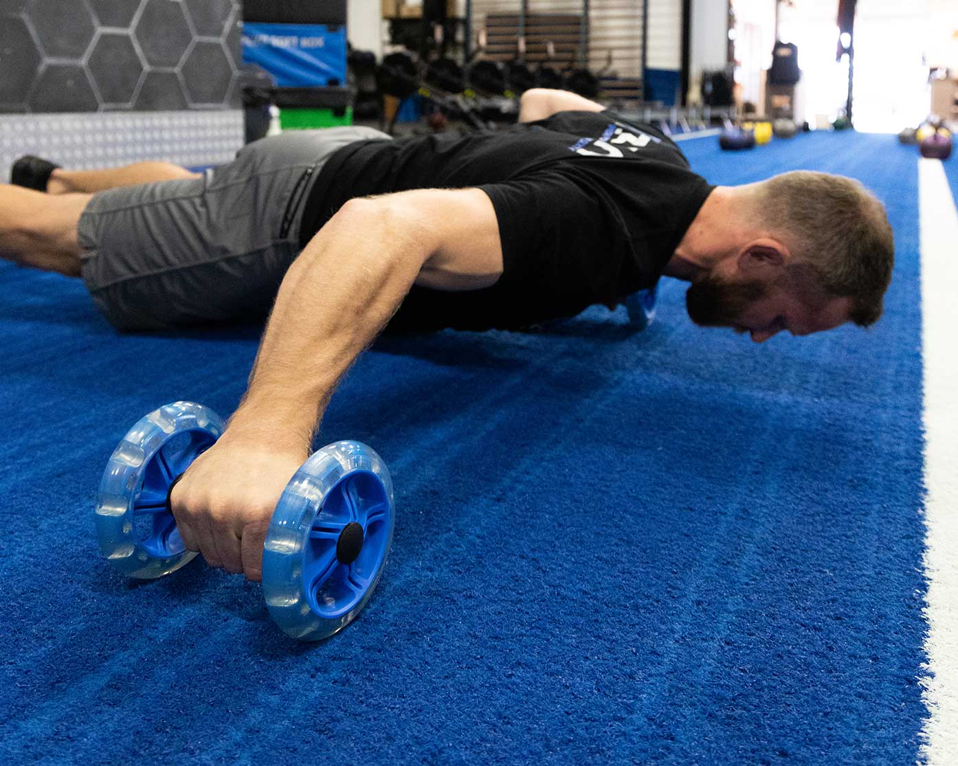 7 Benefits of Training with an Ab Roller