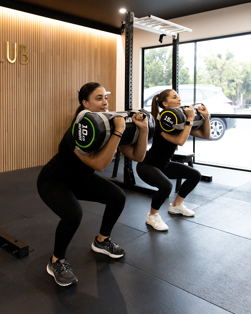 Mua DAAN MMA Sandbag Workout Training Power Bag with Handles & Zipper |  Weight Lifting, Running, Weight Adjustable Fitness Powerbag, Crossfit  Exercise Powerlifting and Functional Gym Workout trên Amazon Mỹ chính hãng
